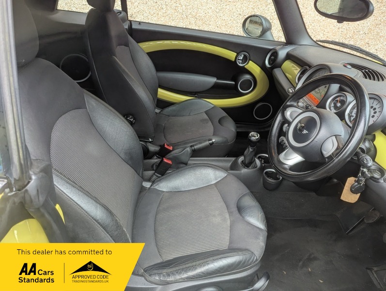 Used MINI Convertible 2009 for sale - 76236379: Photo 5