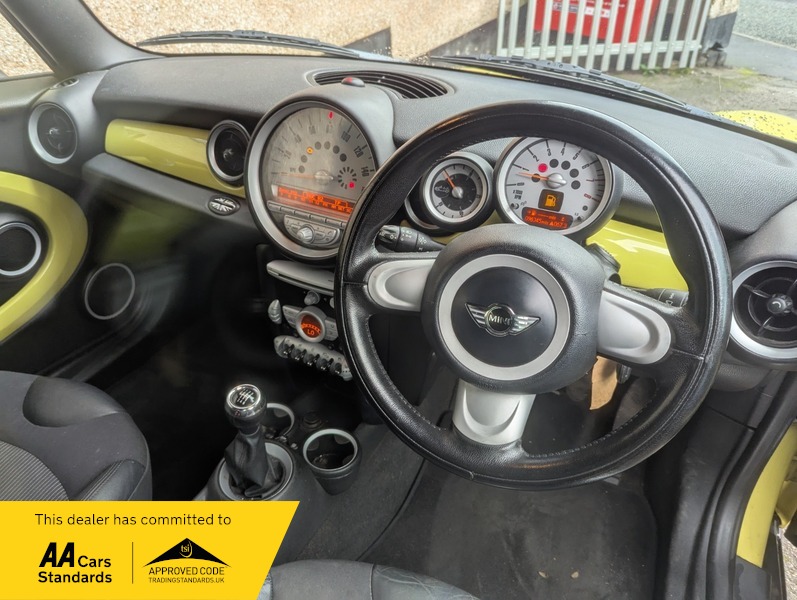 Used MINI Convertible 2009 for sale - 76236379: Photo 6