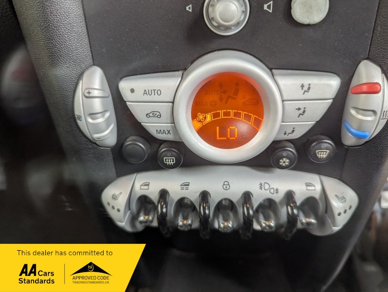 Used MINI Convertible 2009 for sale - 76236379: Photo 7