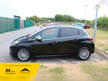 Used Peugeot 208 2016 for sale - 79314302: Photo