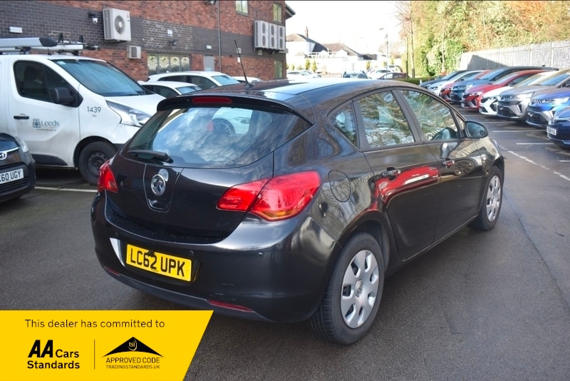 Used Vauxhall Astra 2012 for sale - 77720745: Photo 3