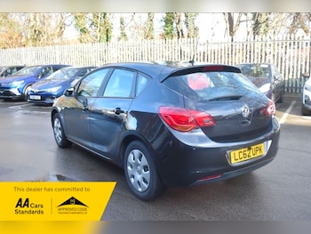 Used Vauxhall Astra 2012 for sale - 77720745: Photo