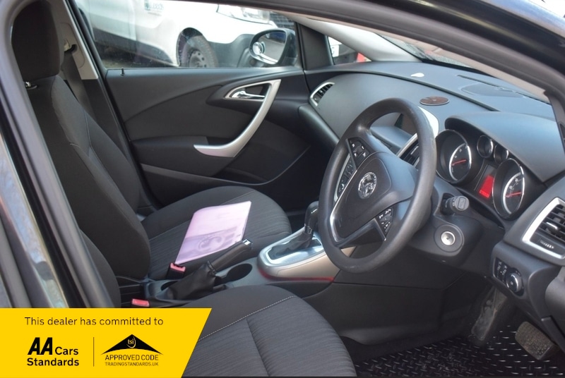 Used Vauxhall Astra 2012 for sale - 77720745: Photo 5