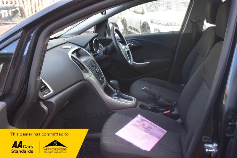 Used Vauxhall Astra 2012 for sale - 77720745: Photo 6