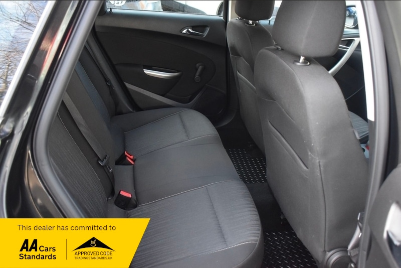 Used Vauxhall Astra 2012 for sale - 77720745: Photo 8