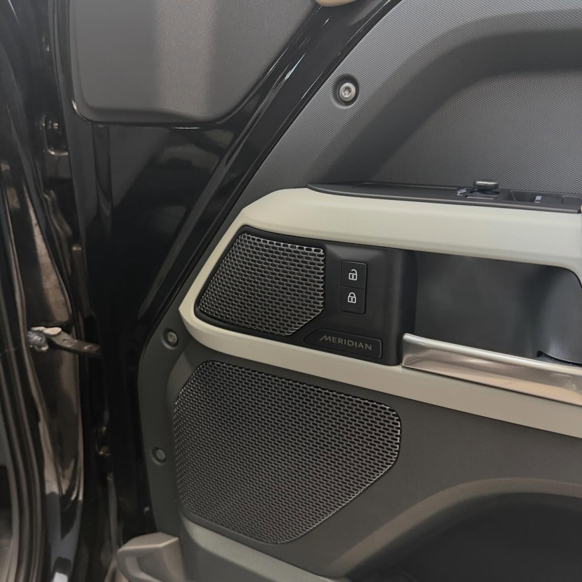 Used Land Rover Defender 2022 for sale - 77431388: Photo 17