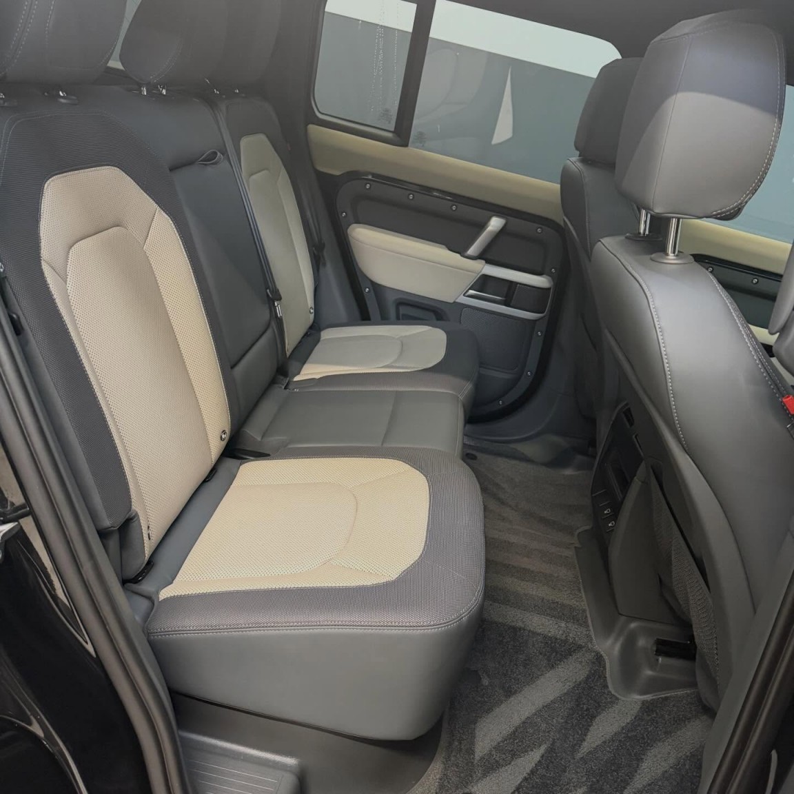 Used Land Rover Defender 2022 for sale - 77431388: Photo 18