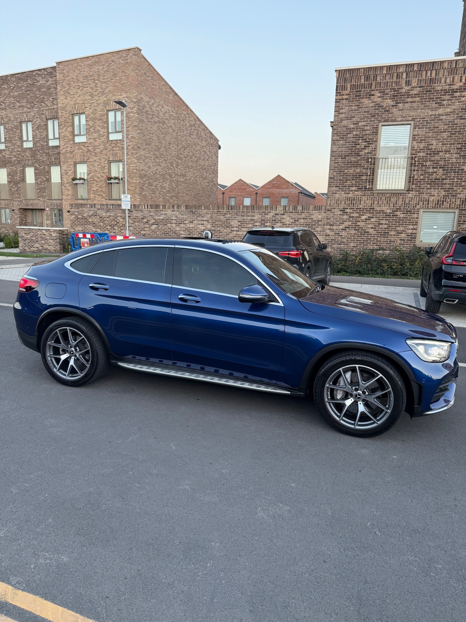 Used Mercedes-Benz GLC 2019 for sale - 76149908: Photo 2