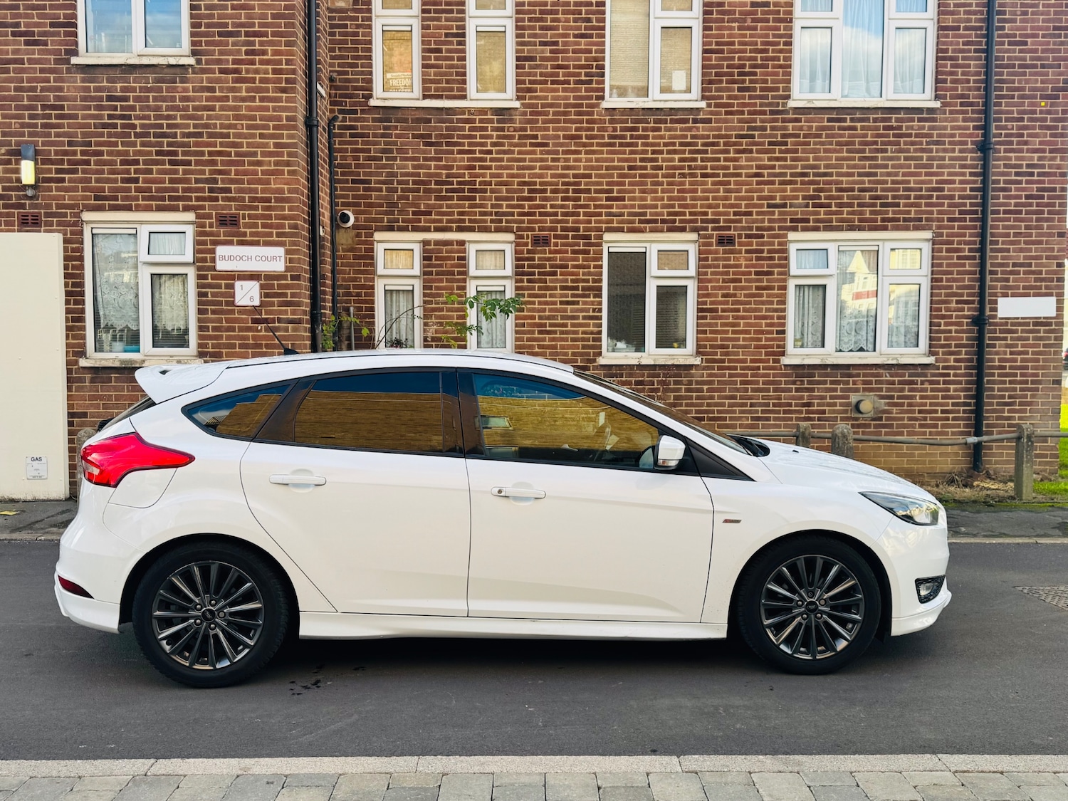 Used Ford Focus 2016 for sale - 76920190: Photo 2