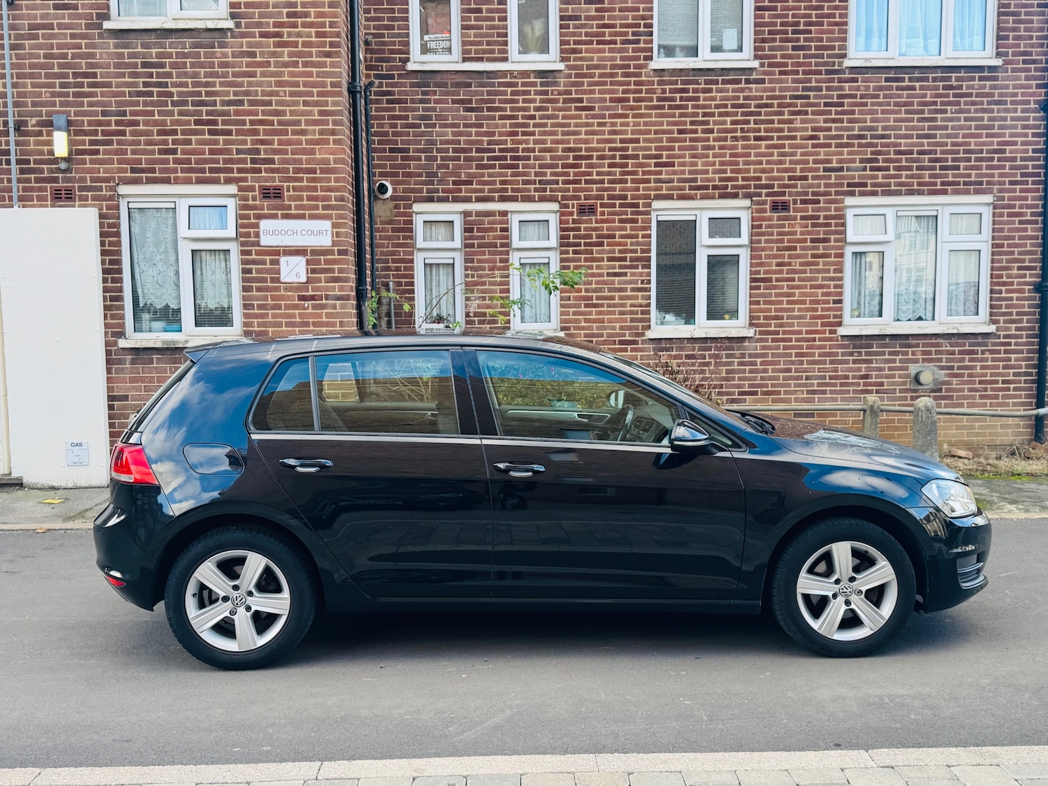 Used Volkswagen Golf 2015 for sale - 76920183: Photo 2