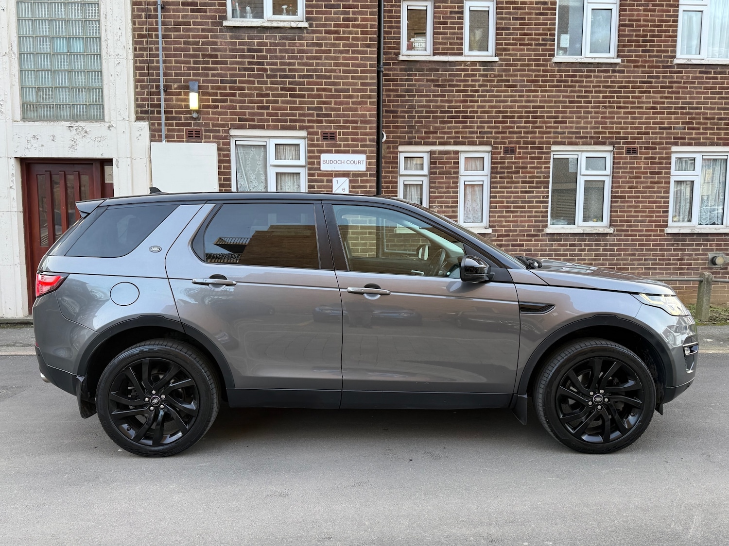 Used Land Rover Discovery Sport 2016 for sale - 77556955: Photo 2