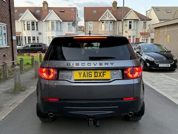 Used Land Rover Discovery Sport 2016 for sale - 77556955: Photo