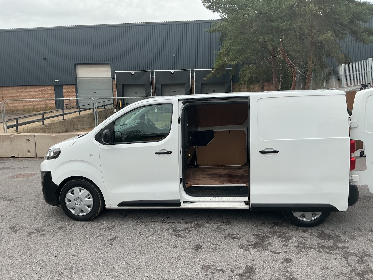 Used Citroen Dispatch 2017 for sale - 76542802: Photo 15