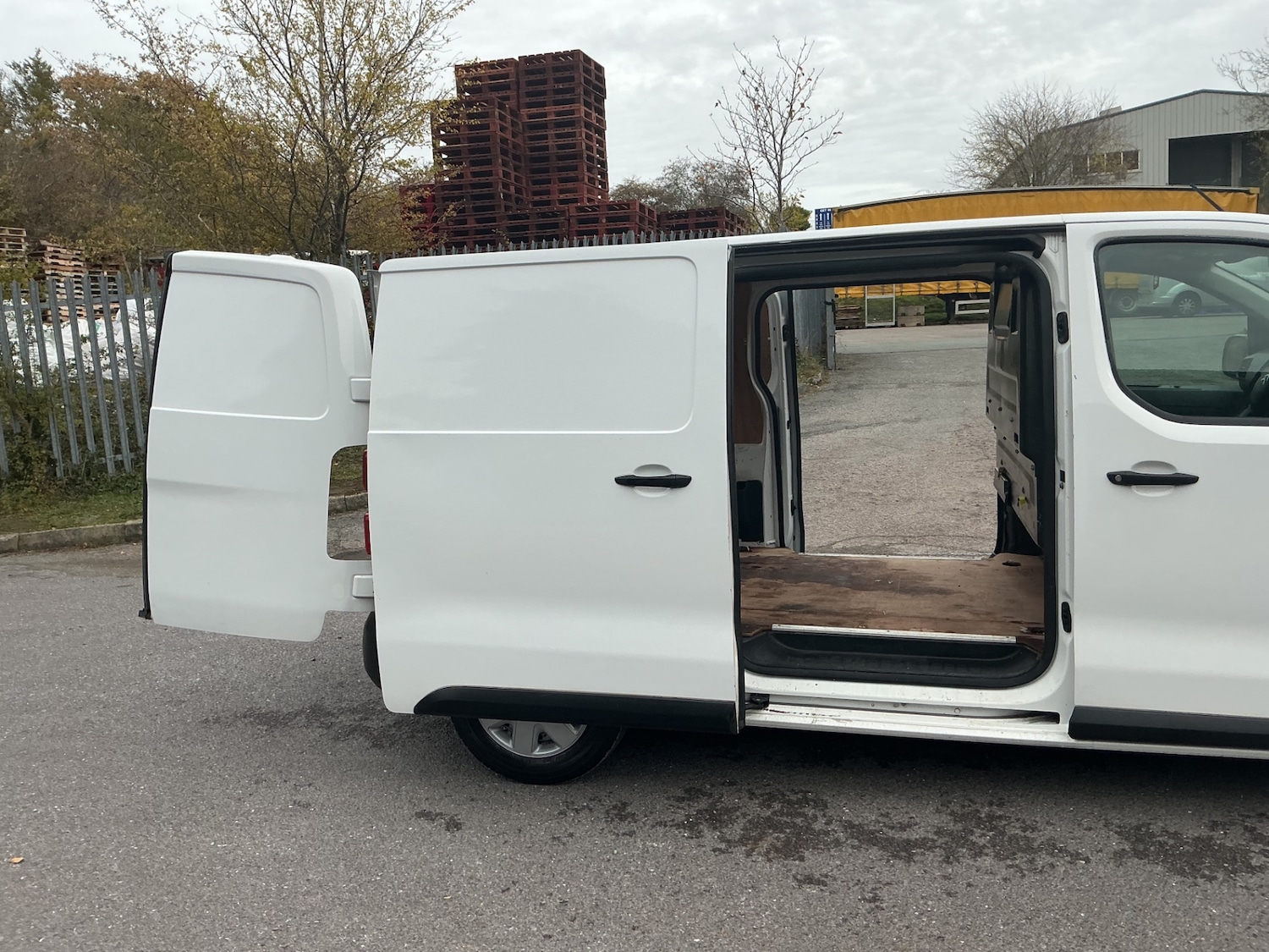 Used Citroen Dispatch 2017 for sale - 76542802: Photo 17