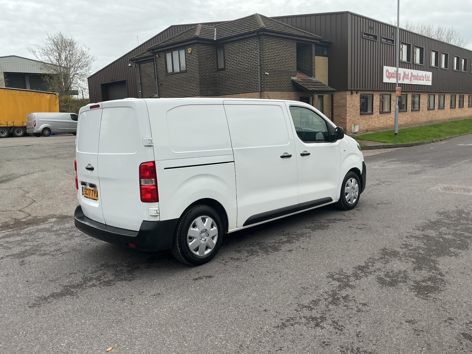 Used Citroen Dispatch 2017 for sale - 76542802: Photo 3