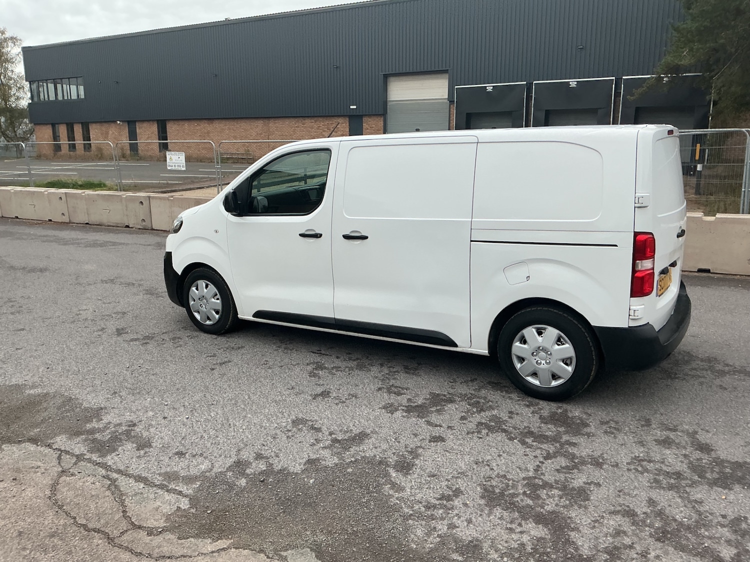 Used Citroen Dispatch 2017 for sale - 76542802: Photo 4