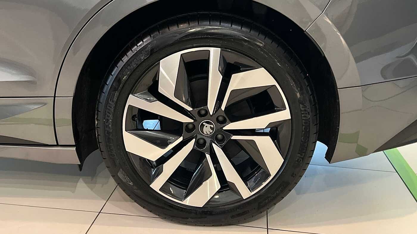 Used Skoda Enyaq 2025 for sale - 76692563: Photo 5