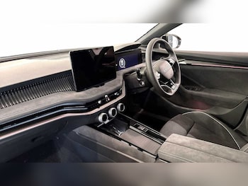 Used Skoda Superb 2025 for sale - 76680139: Photo