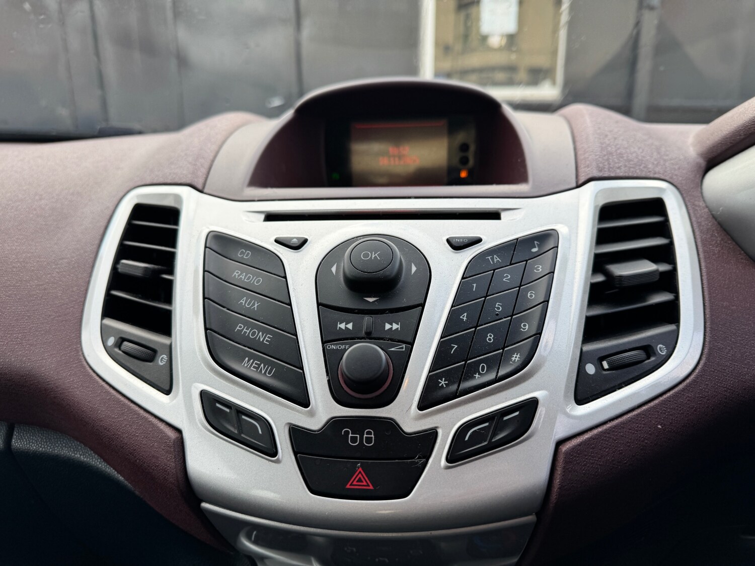 Used Ford Fiesta 2009 for sale - 76615654: Photo 24