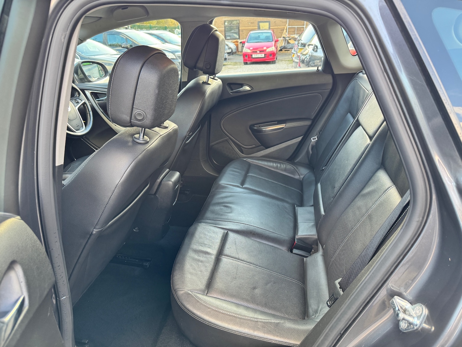 Used Vauxhall Astra 2010 for sale - 76682095: Photo 32