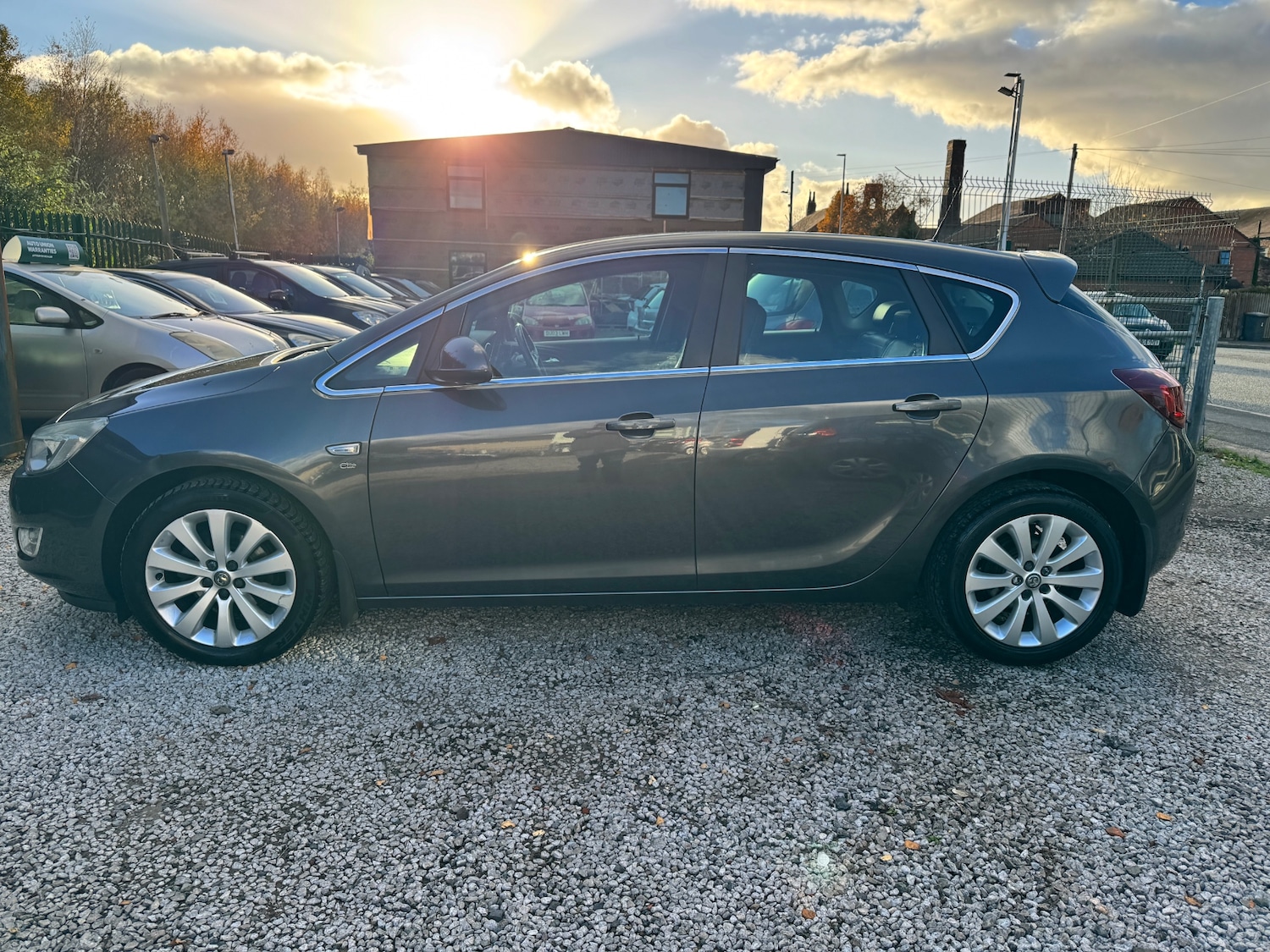 Used Vauxhall Astra 2010 for sale - 76682095: Photo 4