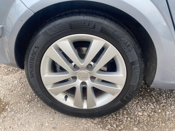 Used Vauxhall Astra 2010 for sale - 74114551: Photo 10