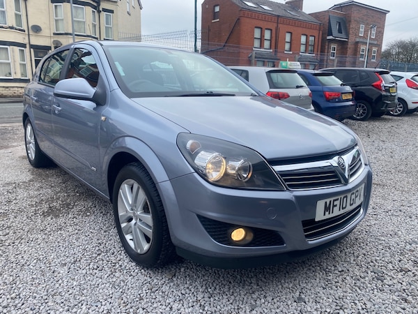 Used Vauxhall Astra 2010 for sale - 74114551: Photo 1