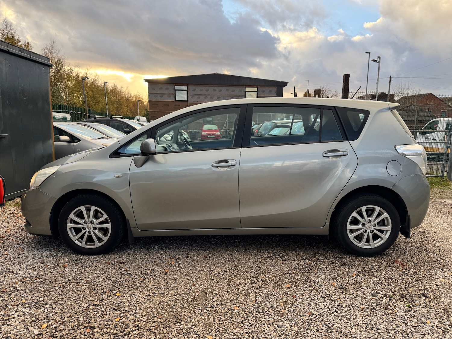 Used Toyota Verso 2012 for sale - 76576966: Photo 4