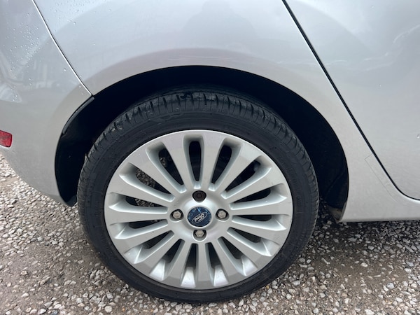 Used Ford Fiesta 2010 for sale - 74790983: Photo 10