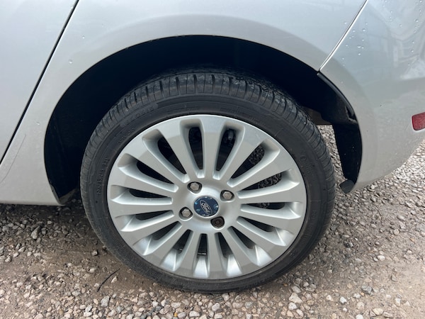 Used Ford Fiesta 2010 for sale - 74790983: Photo 11