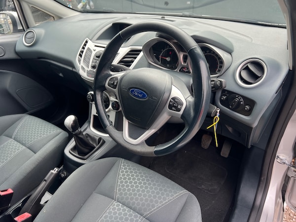 Used Ford Fiesta 2010 for sale - 74790983: Photo 16