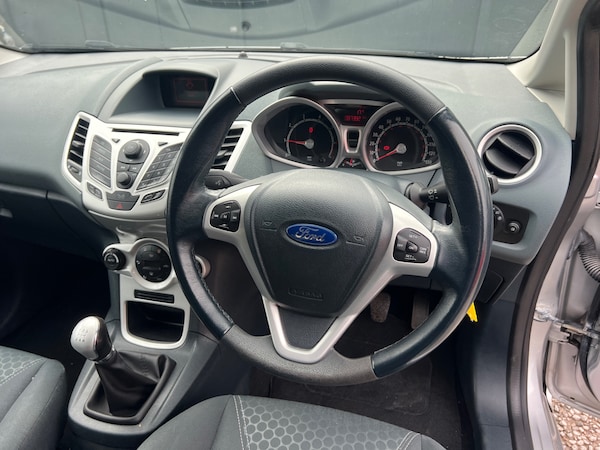 Used Ford Fiesta 2010 for sale - 74790983: Photo 17