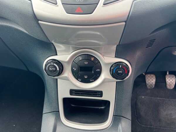 Used Ford Fiesta 2010 for sale - 74790983: Photo 25