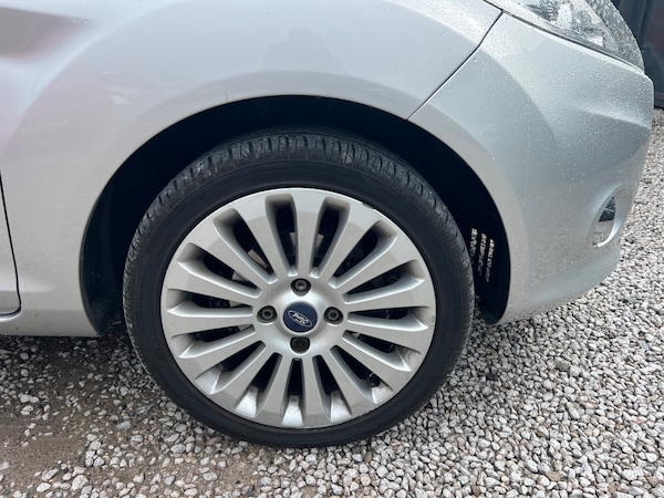 Used Ford Fiesta 2010 for sale - 74790983: Photo 9