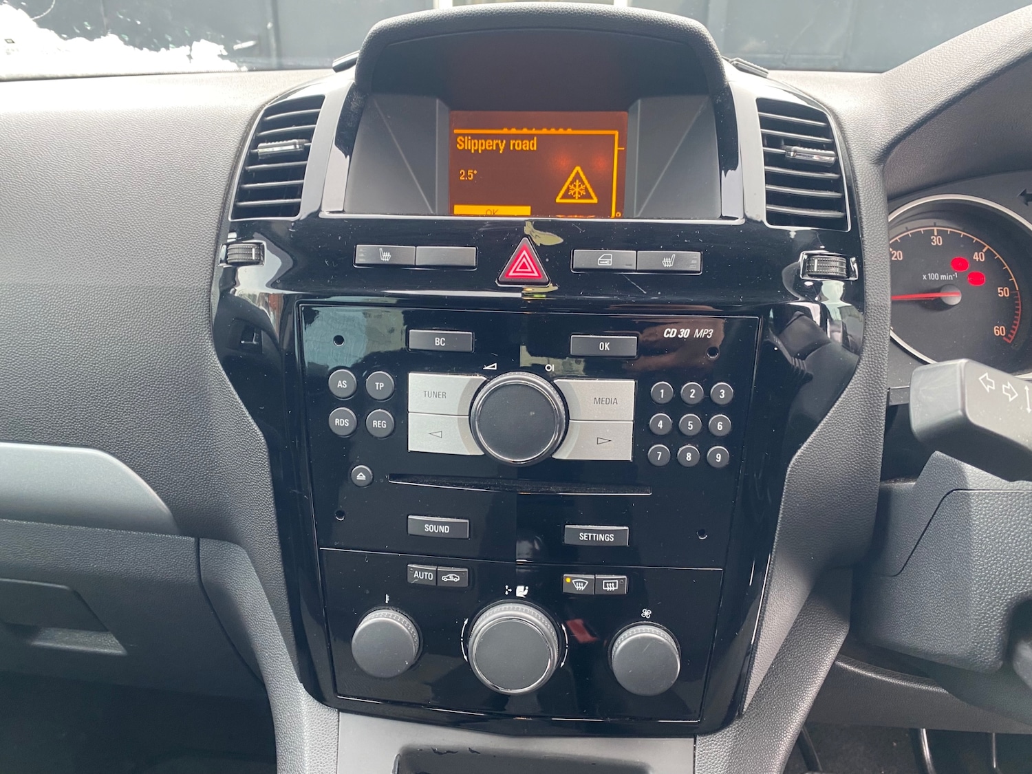 Used Vauxhall Zafira 2013 for sale - 77113541: Photo 17