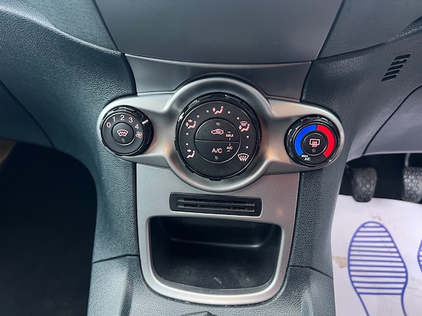 Used Ford Fiesta 2011 for sale - 73724828: Photo 25