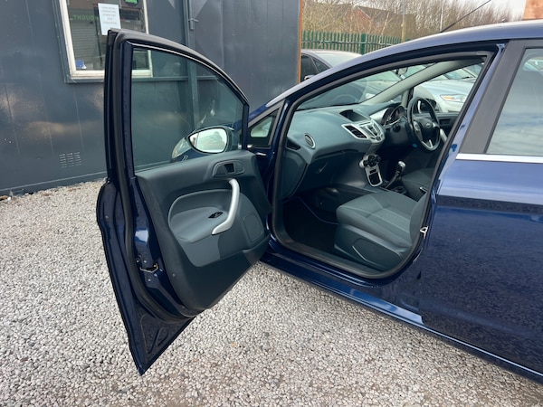 Used Ford Fiesta 2011 for sale - 73735100: Photo 15