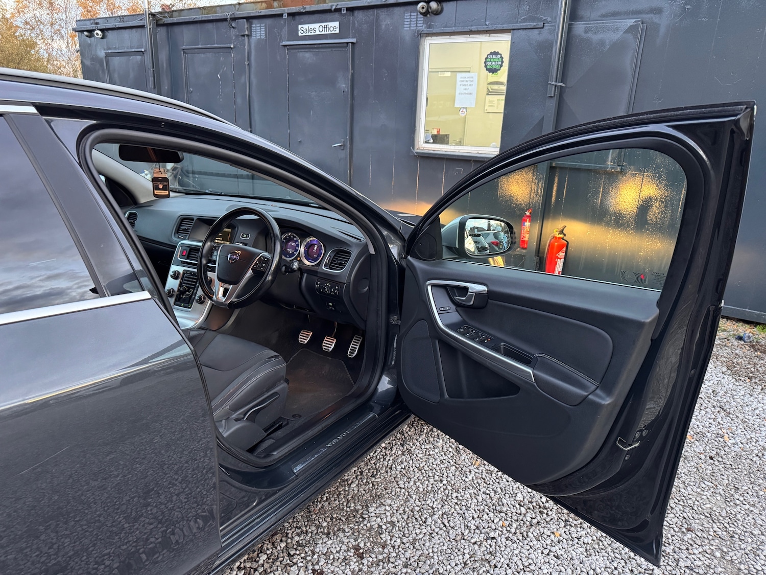 Used Volvo V60 2013 for sale - 76479509: Photo 16