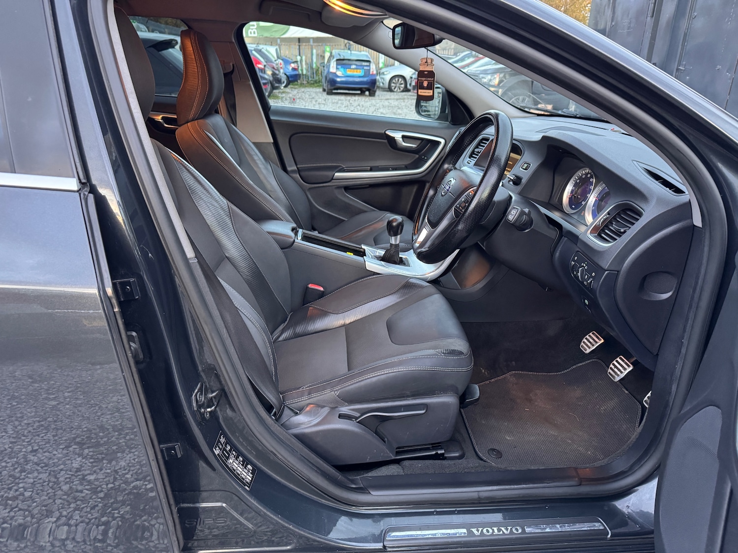 Used Volvo V60 2013 for sale - 76479509: Photo 17