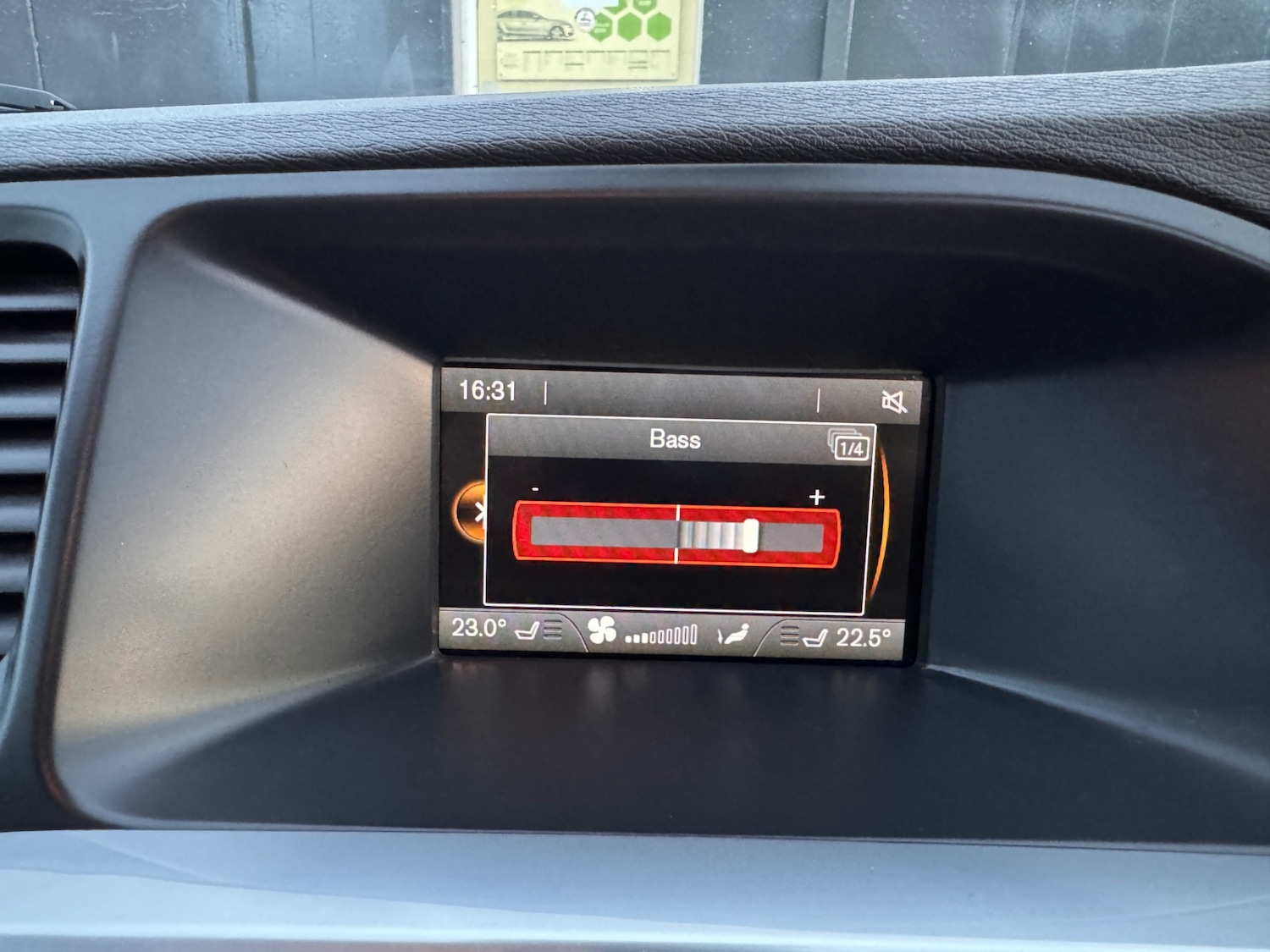 Used Volvo V60 2013 for sale - 76479509: Photo 24