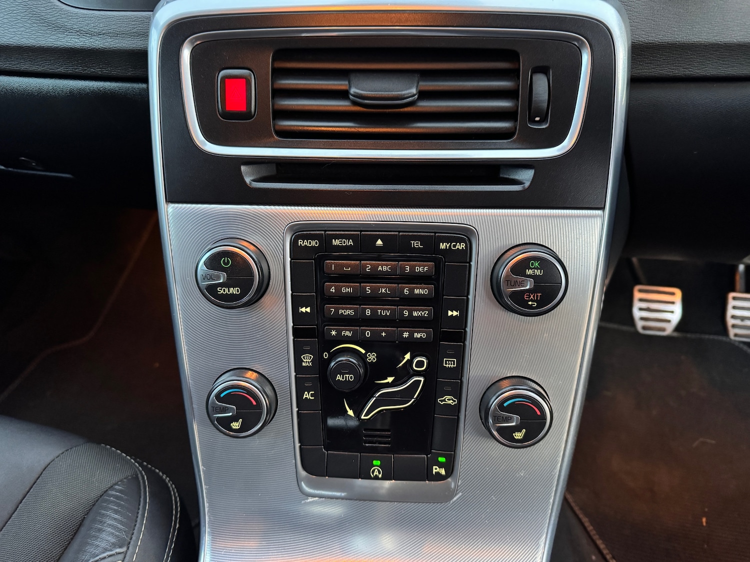 Used Volvo V60 2013 for sale - 76479509: Photo 25