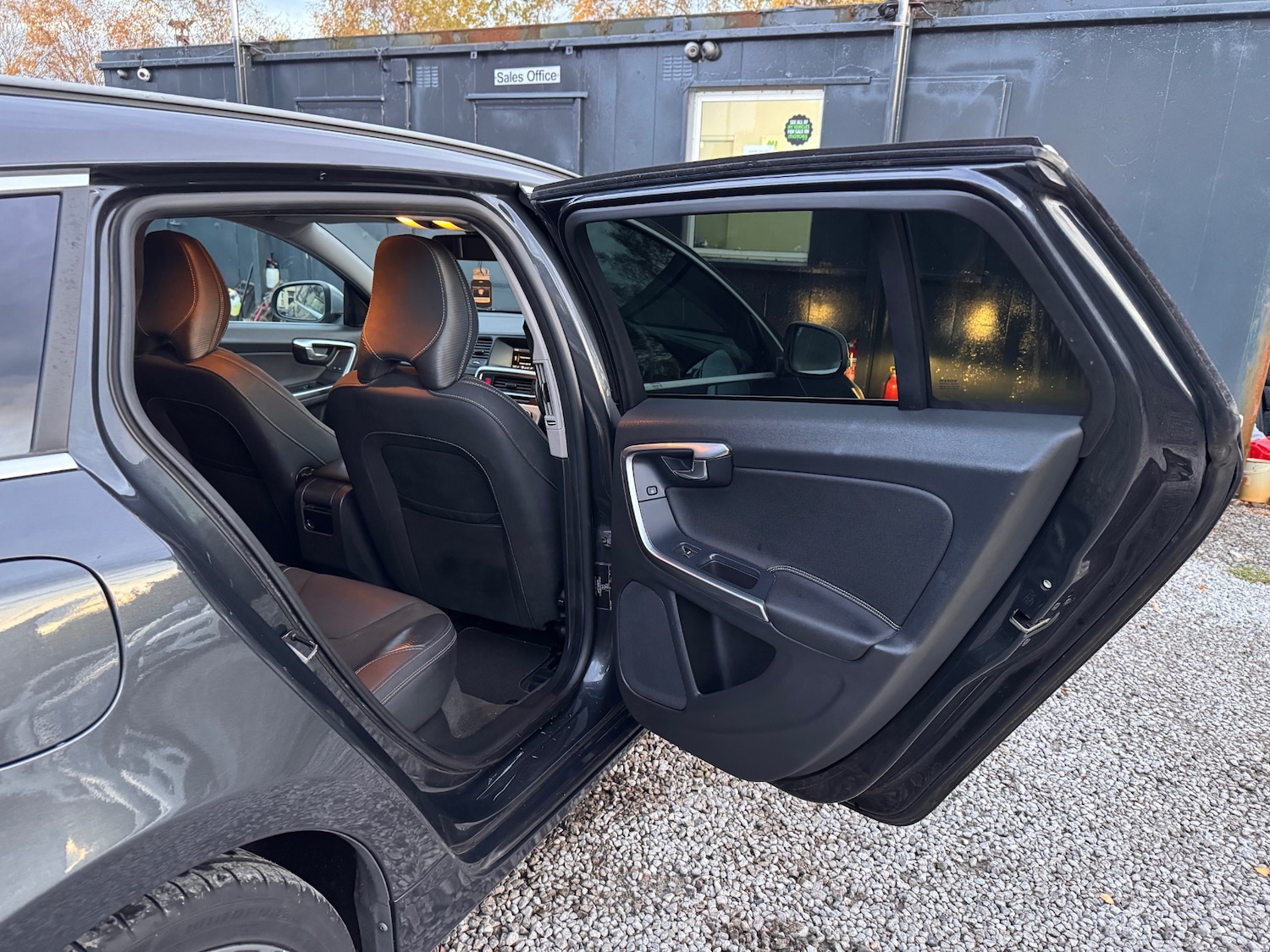 Used Volvo V60 2013 for sale - 76479509: Photo 32