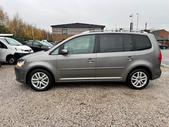 Used Volkswagen Touran 2011 for sale - 76817631: Photo