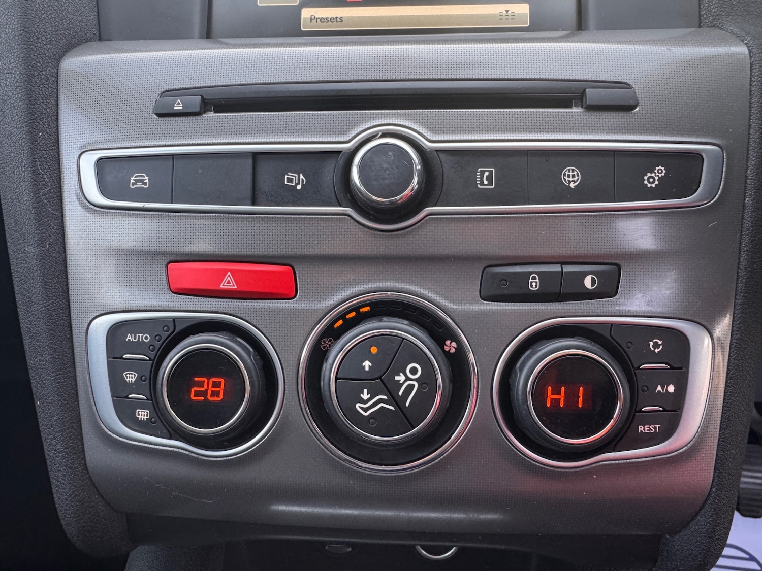 Used Citroen C4 2015 for sale - 76402241: Photo 19