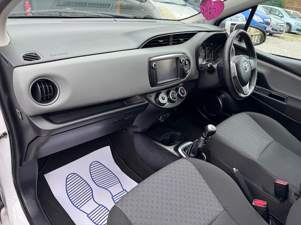 Used Toyota Yaris 2014 for sale - 76286945: Photo 14