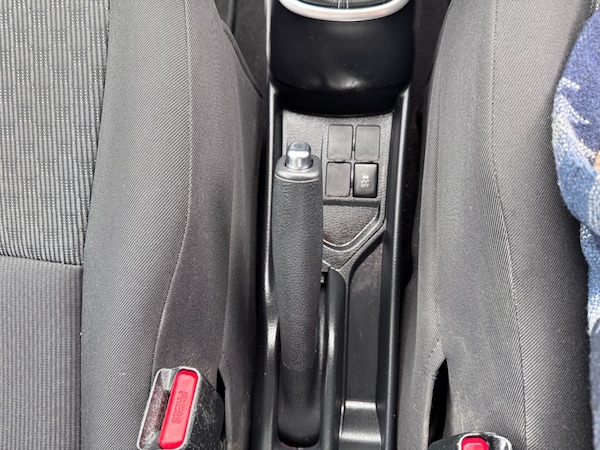 Used Toyota Yaris 2014 for sale - 76286945: Photo 27
