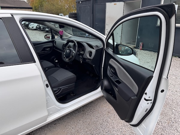 Used Toyota Yaris 2014 for sale - 76286945: Photo 33