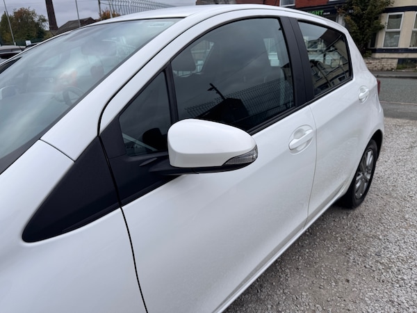 Used Toyota Yaris 2014 for sale - 76286945: Photo 40