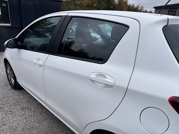 Used Toyota Yaris 2014 for sale - 76286945: Photo 41