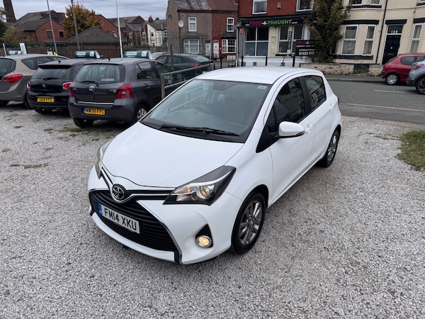 Used Toyota Yaris 2014 for sale - 76286945: Photo 48